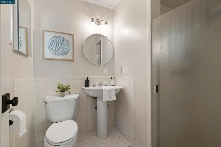 5 Glorietta Court, Orinda, California 94563