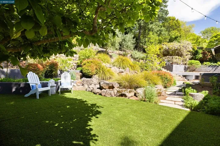 5 Glorietta Court, Orinda, California 94563