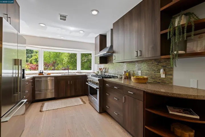 5 Glorietta Court, Orinda, California 94563