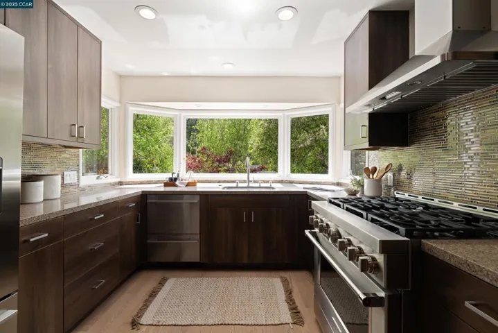 5 Glorietta Court, Orinda, California 94563