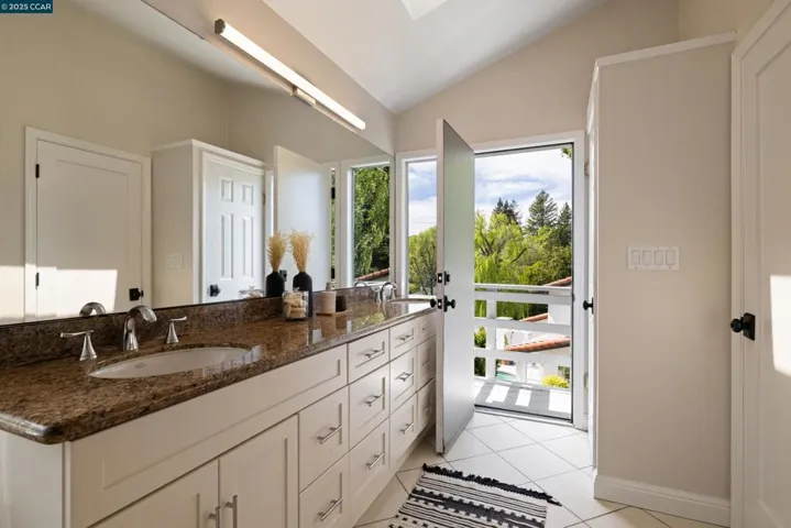 5 Glorietta Court, Orinda, California 94563
