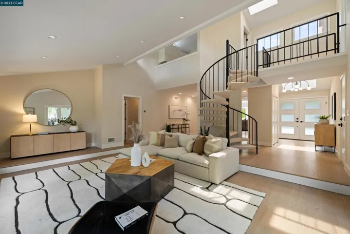 5 Glorietta Court, Orinda, California 94563