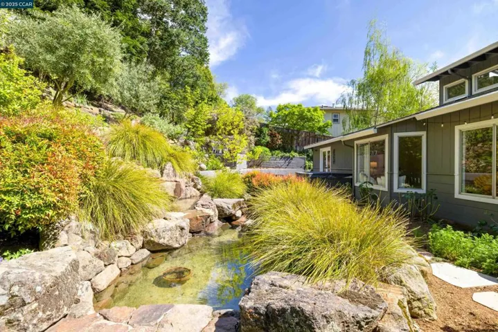 5 Glorietta Court, Orinda, California 94563