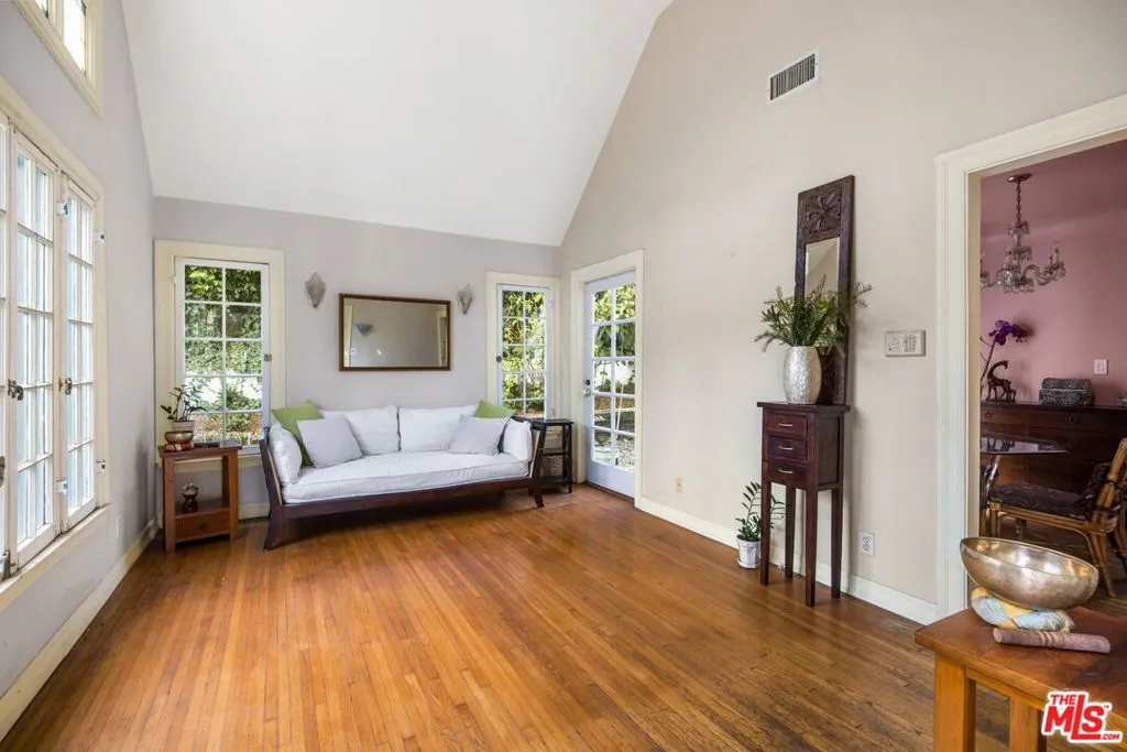 807 N Dillon Street, Los Angeles, California 90026 home-pic-3