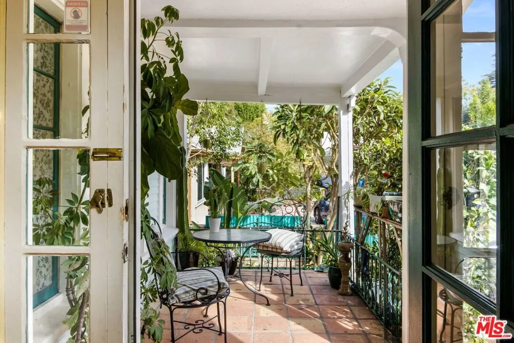 807 N Dillon Street, Los Angeles, California 90026 home-pic-2