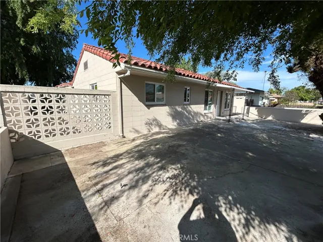 1395 N Esther Way, Fresno, California 93728