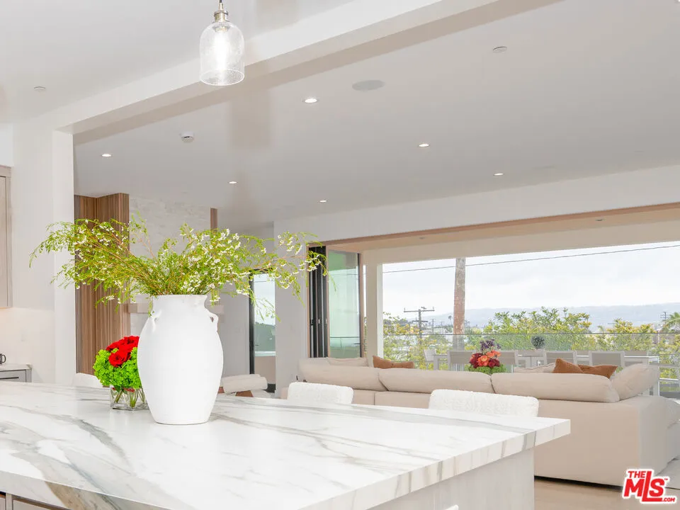 461 Chabela Drive, Manhattan Beach, California 90266 home-pic-21