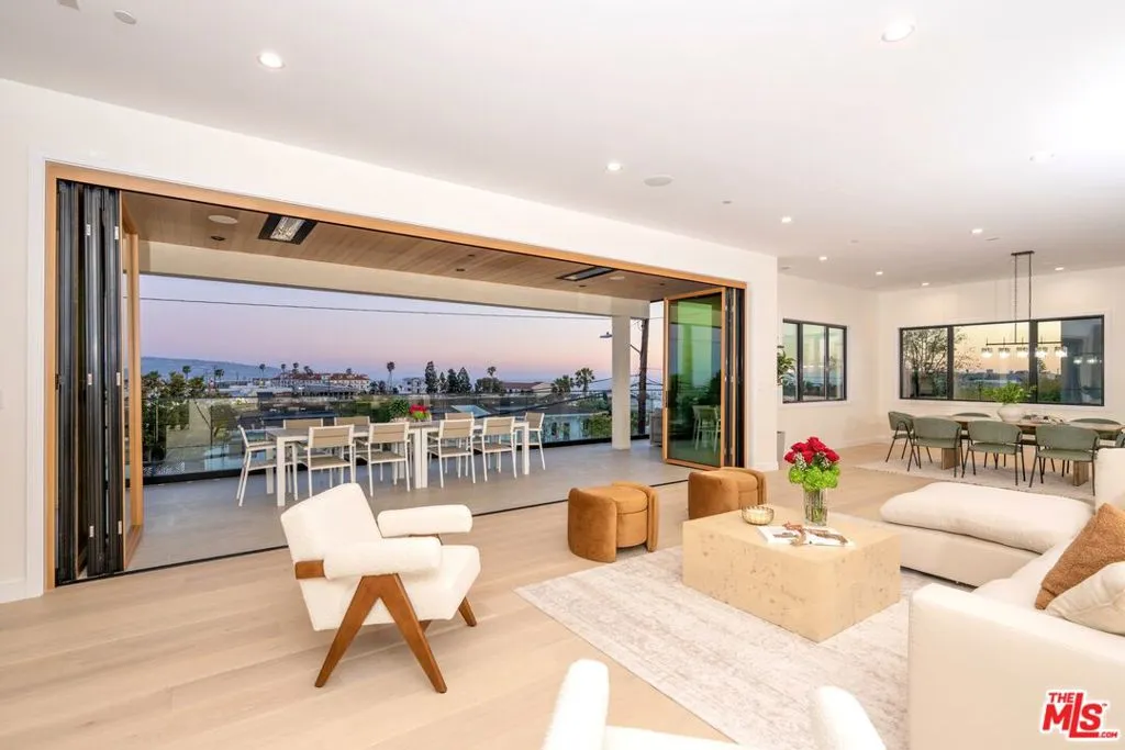 461 Chabela Drive, Manhattan Beach, California 90266 home-pic-3