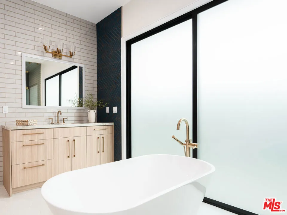 461 Chabela Drive, Manhattan Beach, California 90266 home-pic-39