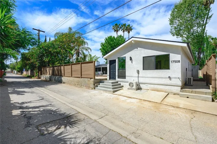 17510 Septo Street, Northridge, California 91325