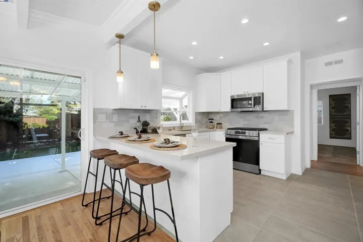 1654 Van Buren St, San Mateo, California 94403