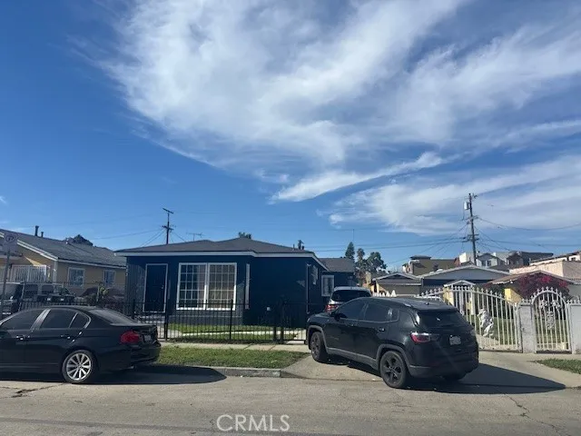121 W 71st Street, Los Angeles, California 90003
