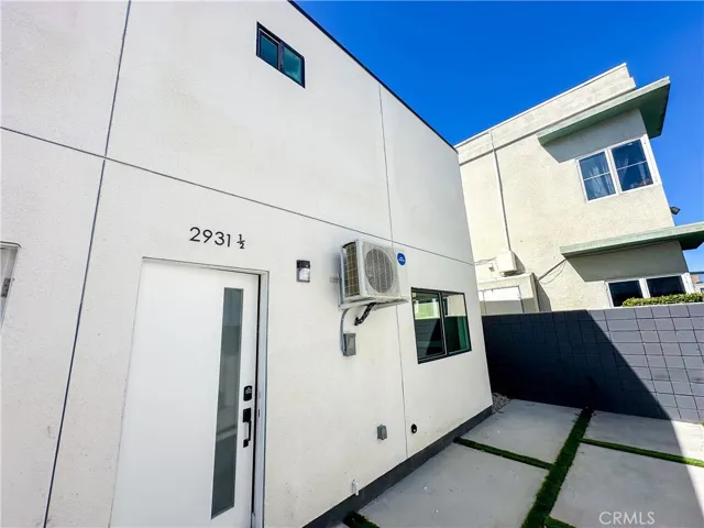 2931 1/2 S Redondo Boulevard, Los Angeles, California 90019