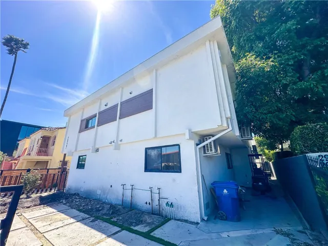 2931 1/2 S Redondo Boulevard, Los Angeles, California 90019
