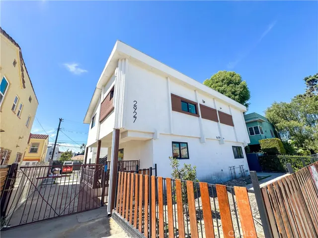 2931 1/2 S Redondo Boulevard, Los Angeles, California 90019