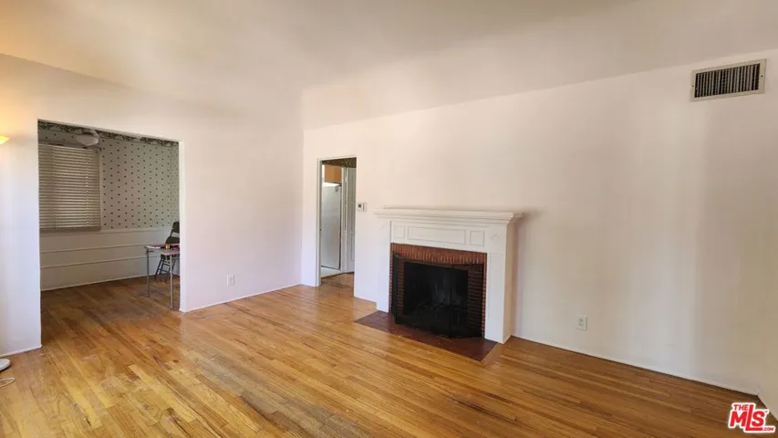 951 N Catalina Street, Burbank, California 91505