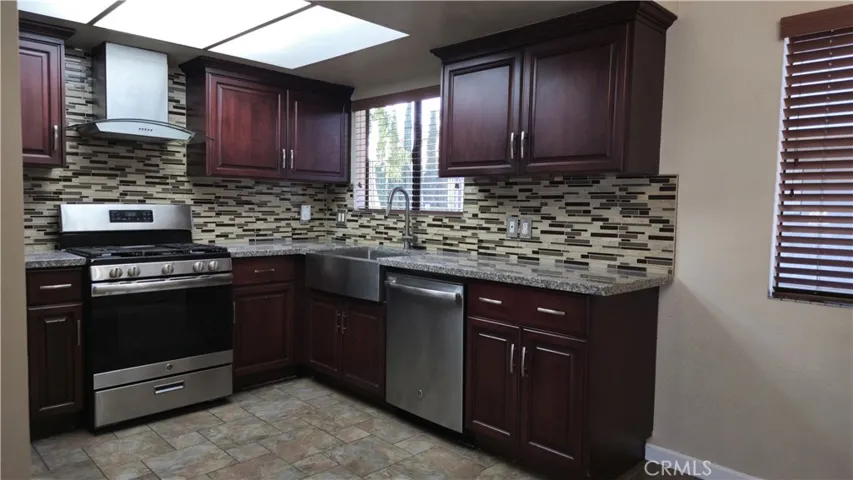 9140 Burnet Avenue 2, North Hills, California 91343