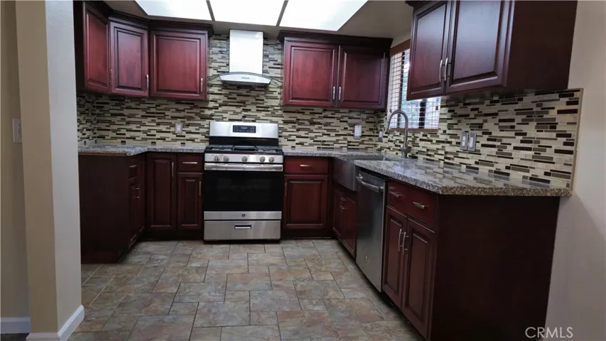9140 Burnet Avenue 2, North Hills, California 91343