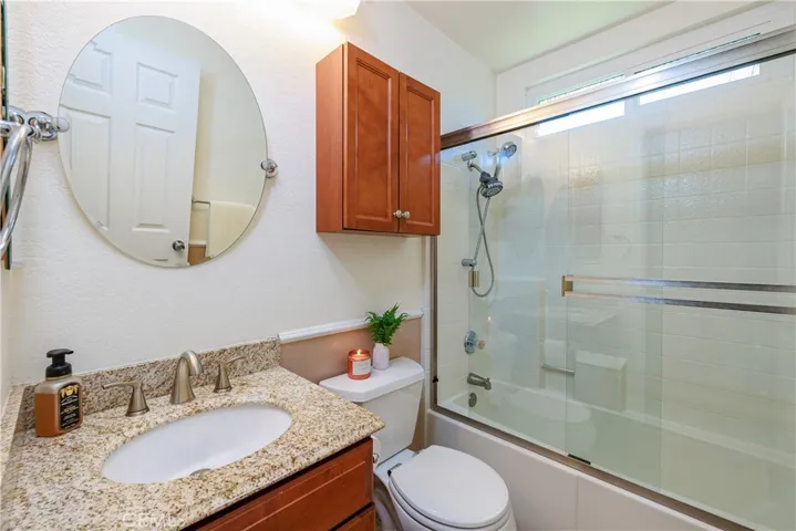 Hallway Full Bathroom