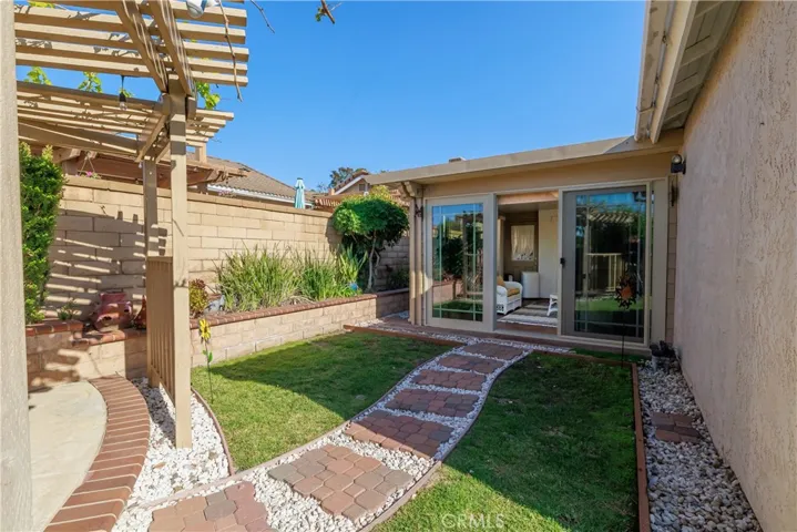 260 S Brookside Court, Anaheim Hills, California 92808