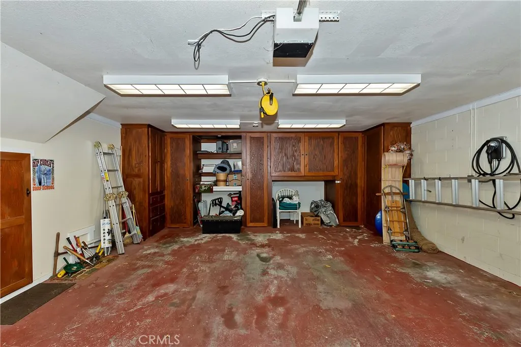 1208 Jungfrau Drive, Crestline, California 92325 home-pic-15