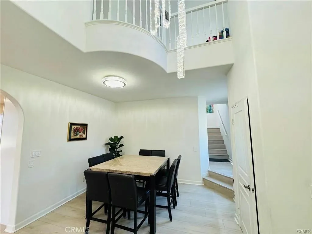 345 Tall Oak, Irvine, California 92603 home-pic-3