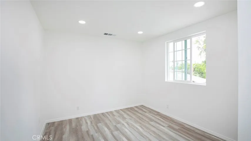 18413 Erwin Street, Tarzana, California 91335