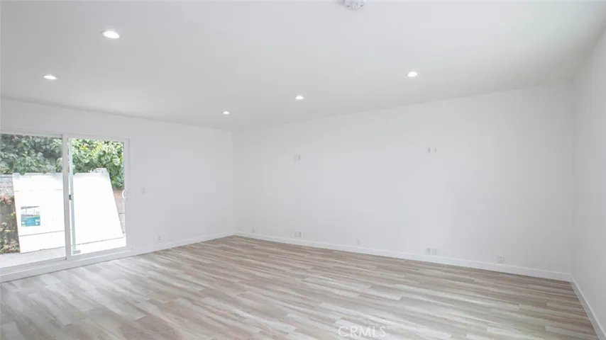 18413 Erwin Street, Tarzana, California 91335