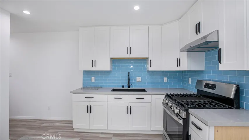 18413 Erwin Street, Tarzana, California 91335