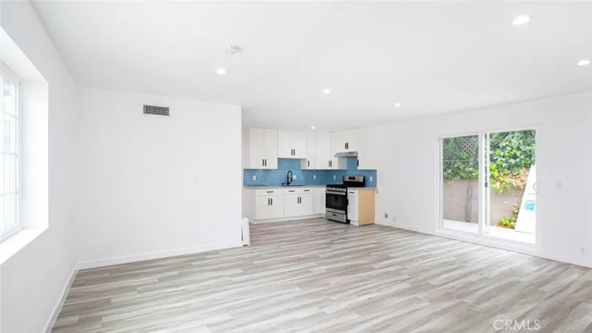 18413 Erwin Street, Tarzana, California 91335