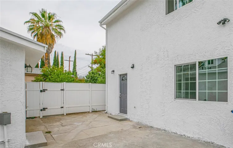 18413 Erwin Street, Tarzana, California 91335