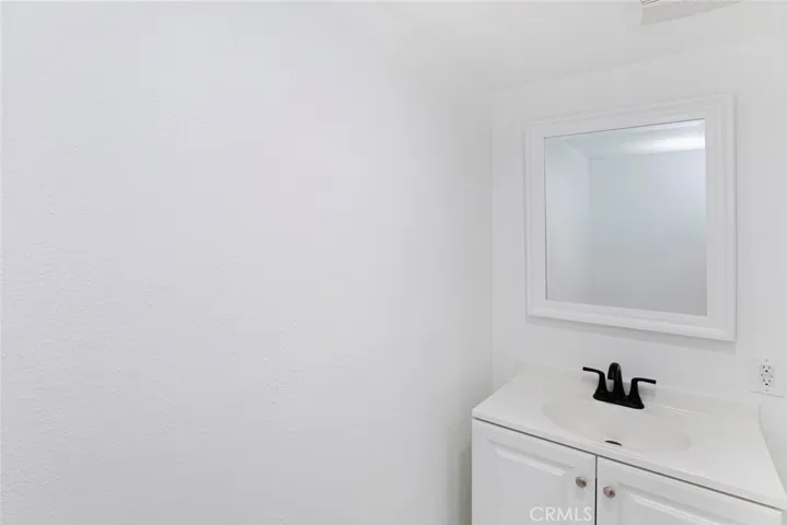 18413 Erwin Street, Tarzana, California 91335