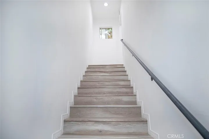 18413 Erwin Street, Tarzana, California 91335