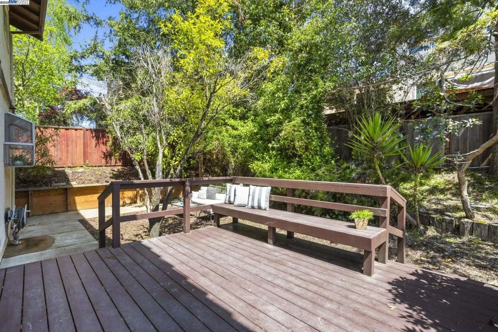 23920 Mayville Dr, Hayward, California 94541 home-pic-24