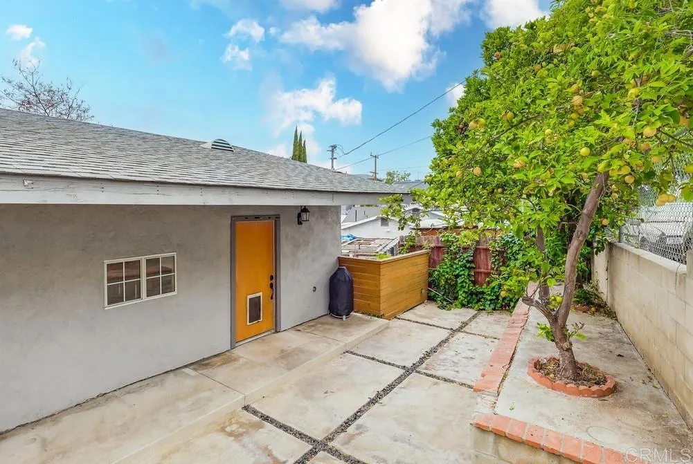 1279 N Hicks Drive, East Los Angeles, California 90063 home-pic-8