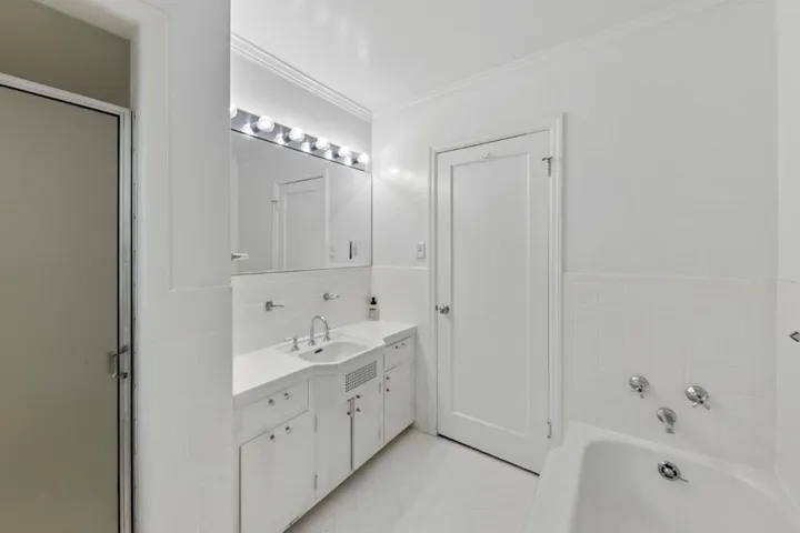 680 Fairway Circle, Hillsborough, California 94010