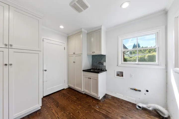 680 Fairway Circle, Hillsborough, California 94010