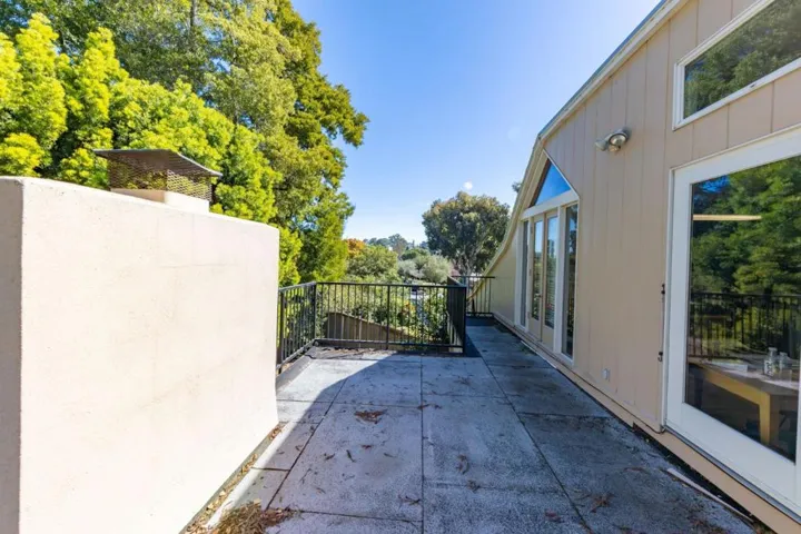680 Fairway Circle, Hillsborough, California 94010