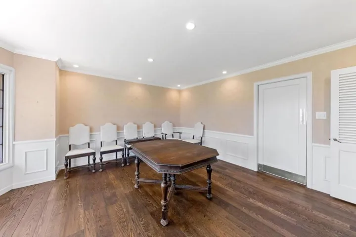680 Fairway Circle, Hillsborough, California 94010