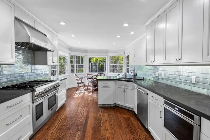 680 Fairway Circle, Hillsborough, California 94010