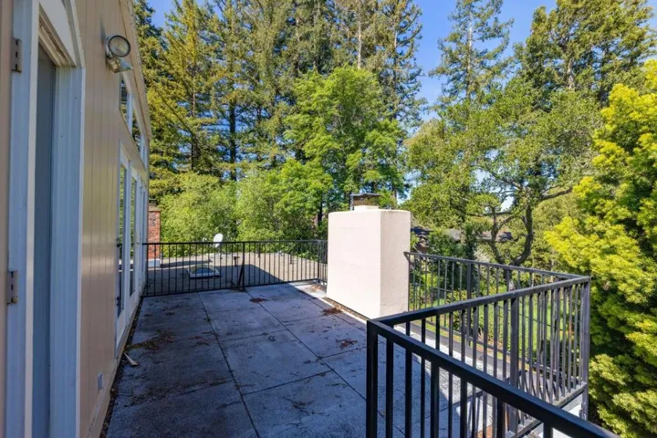 680 Fairway Circle, Hillsborough, California 94010