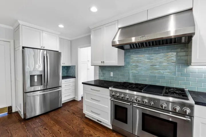 680 Fairway Circle, Hillsborough, California 94010