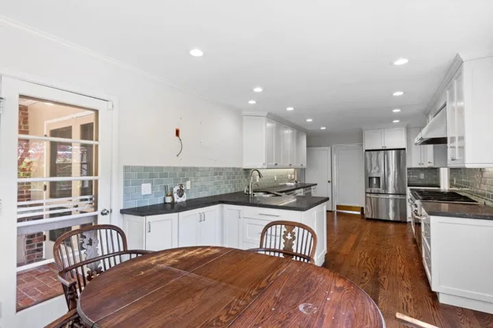 680 Fairway Circle, Hillsborough, California 94010