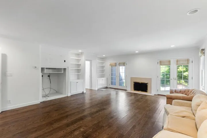 680 Fairway Circle, Hillsborough, California 94010