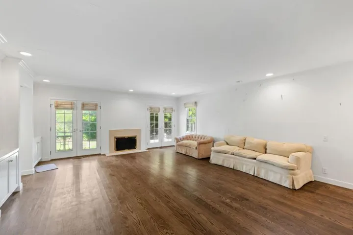 680 Fairway Circle, Hillsborough, California 94010
