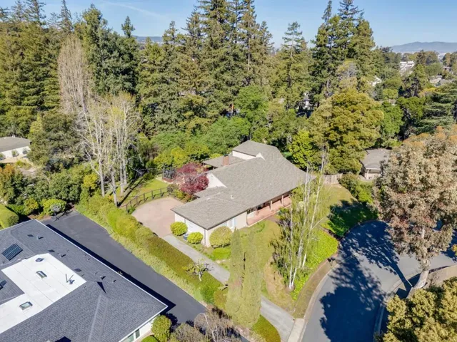 680 Fairway Circle, Hillsborough, California 94010