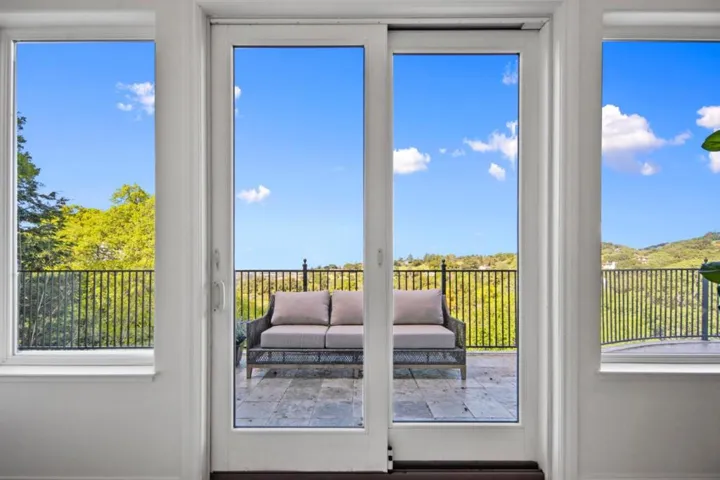 16060 Cerro Vista Drive, Los Gatos, California 95032