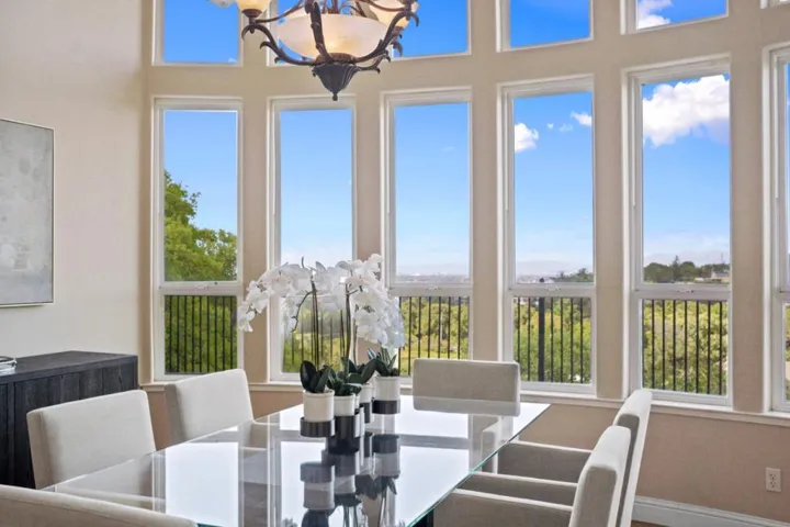 16060 Cerro Vista Drive, Los Gatos, California 95032