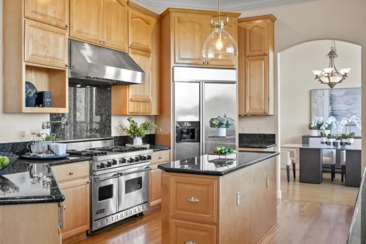 16060 Cerro Vista Drive, Los Gatos, California 95032