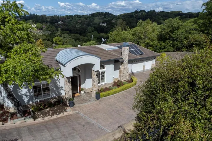 16060 Cerro Vista Drive, Los Gatos, California 95032